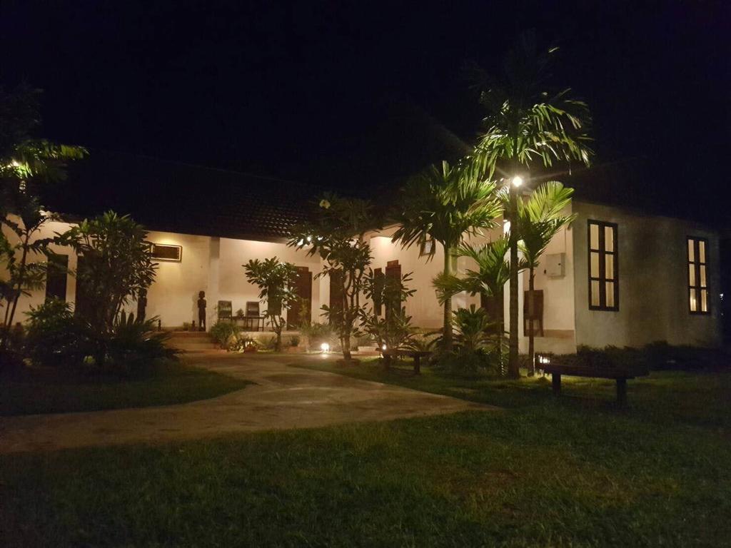 Villa Thakhek Exterior foto